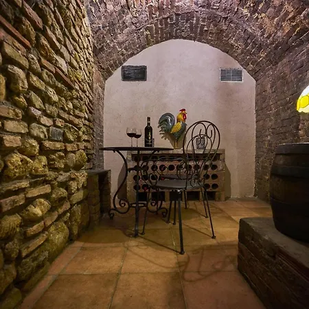 La Tavernetta Di Alessia * Siena